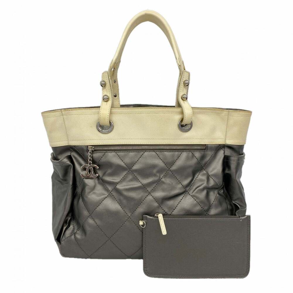 CHANEL Cream Leather Tote Bag - Picture 1 of 13